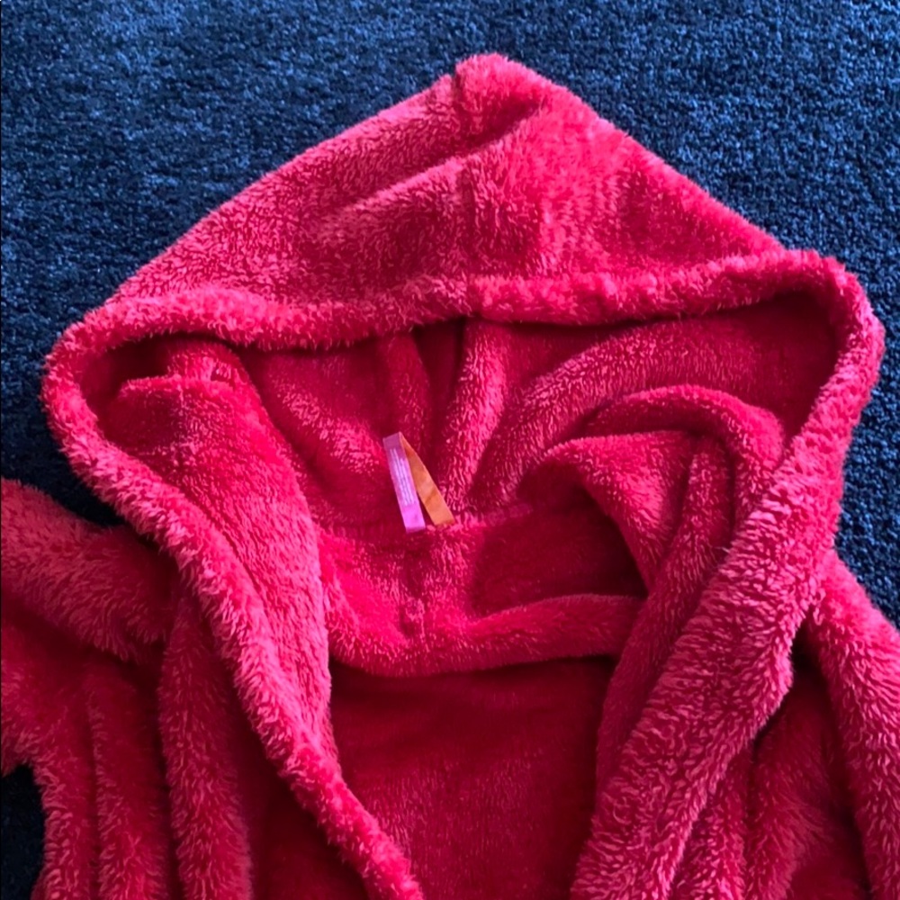 Robe - Picture 4 of 4